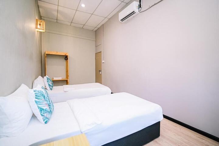 Room 7 of 31