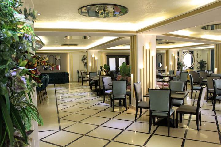 Dining 85 of 128
