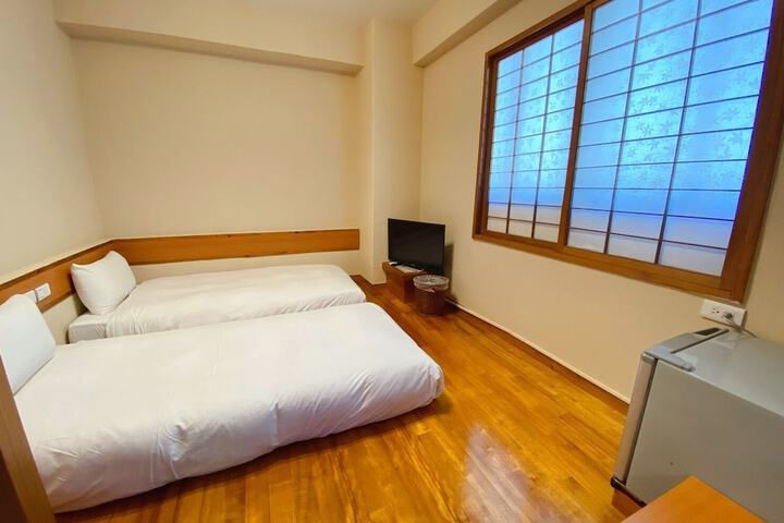 Room 75 of 89