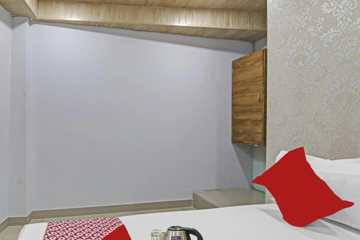 Room 3 of 12