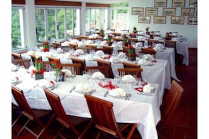 Dining 12 of 41