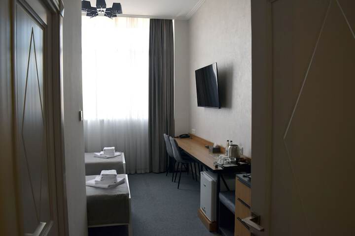Room 7 of 38