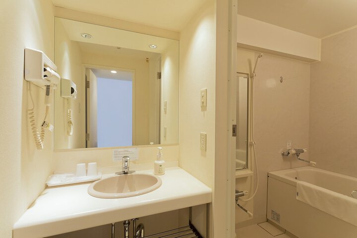 Room 52 of 108