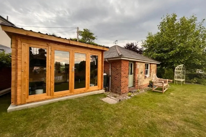 Image of Little Clatterford Walkers Paradise for 2 Close to Carisbrooke Castle