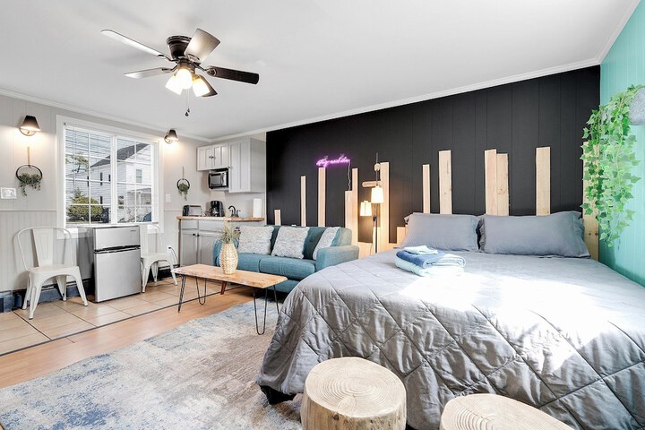 Room 4 of 33