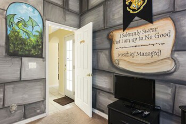 Room 18 of 23