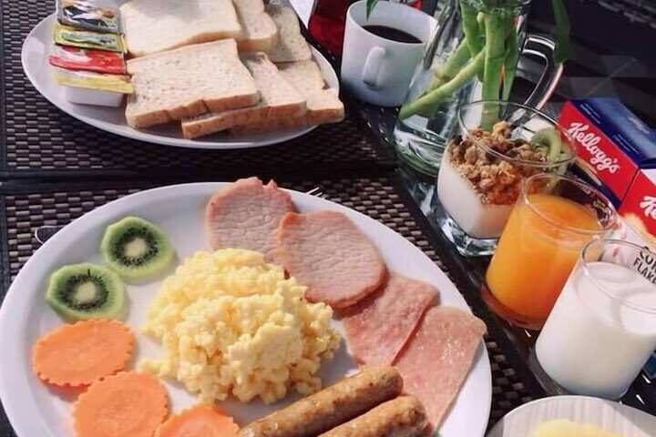 Breakfast/Coffee Service 28 of 36