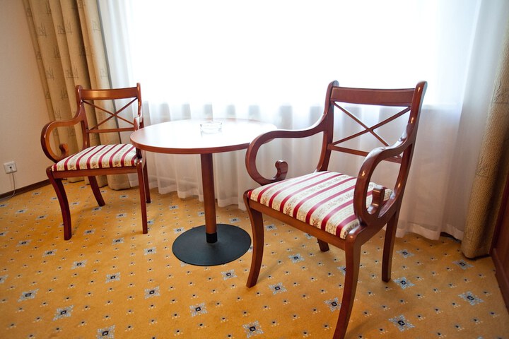 Room 10 of 65