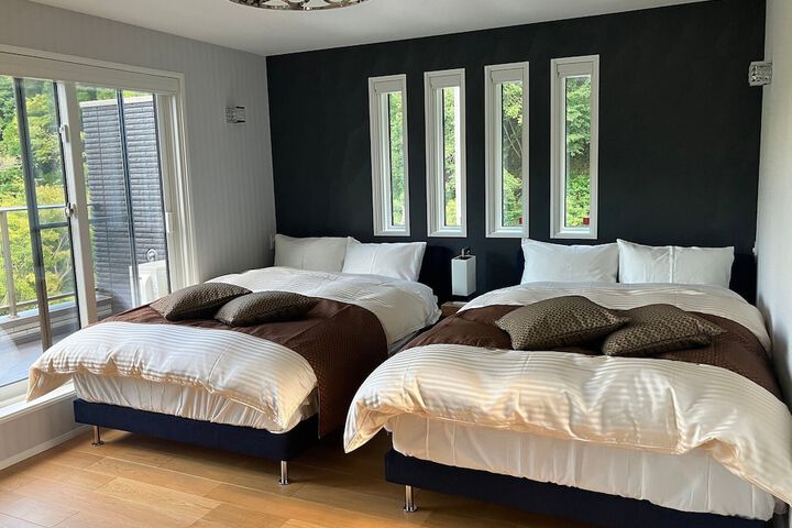 Room 3 of 48