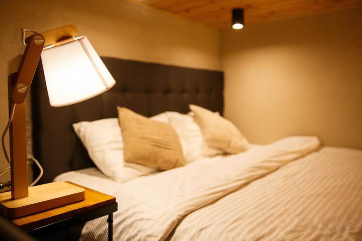 Room 6 of 29