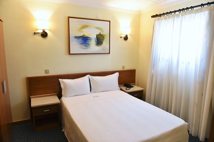 Room 35 of 70