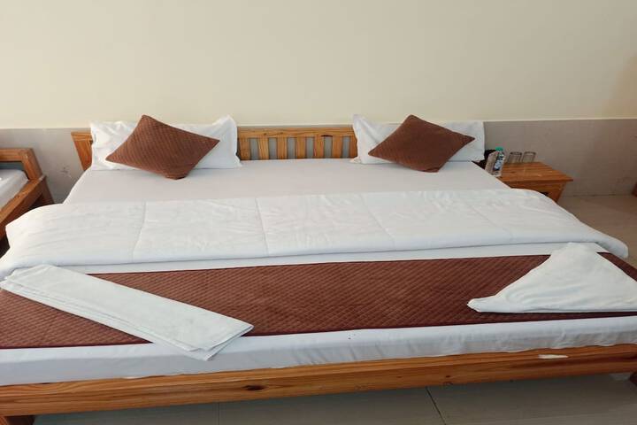 Room 5 of 25