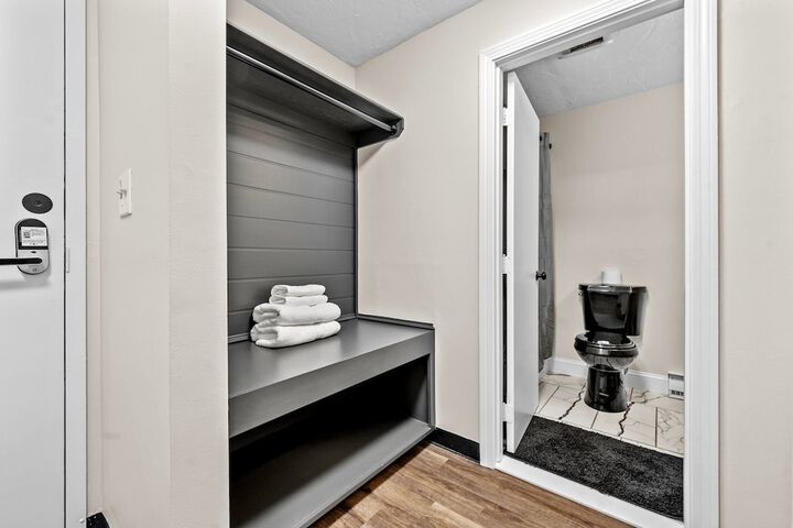 Room 53 of 77