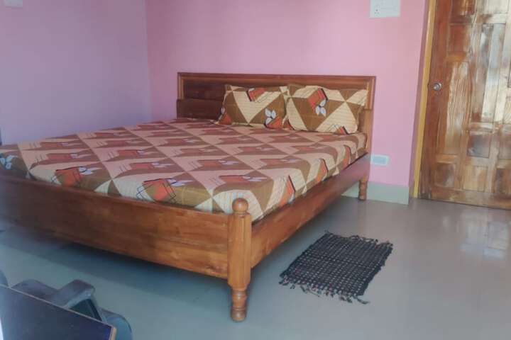 Room 5 of 13