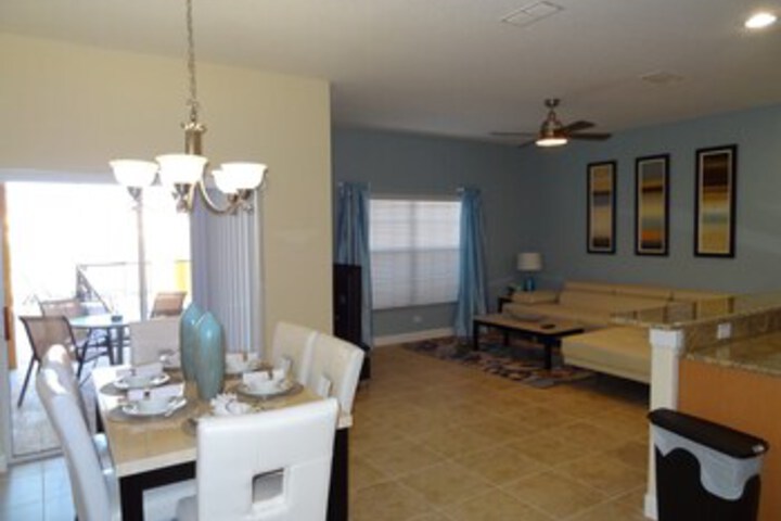 4BR Paradise Palms Townhome 8897 by OVRH