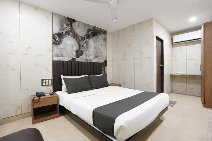 Room 14 of 32