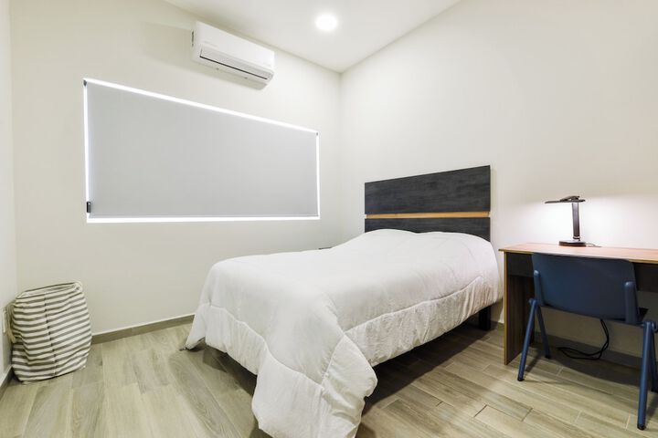 Room 9 of 228