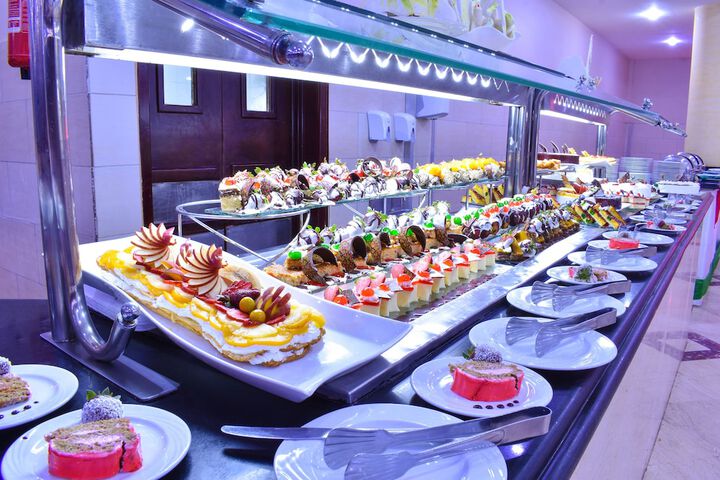 Dining 66 of 92