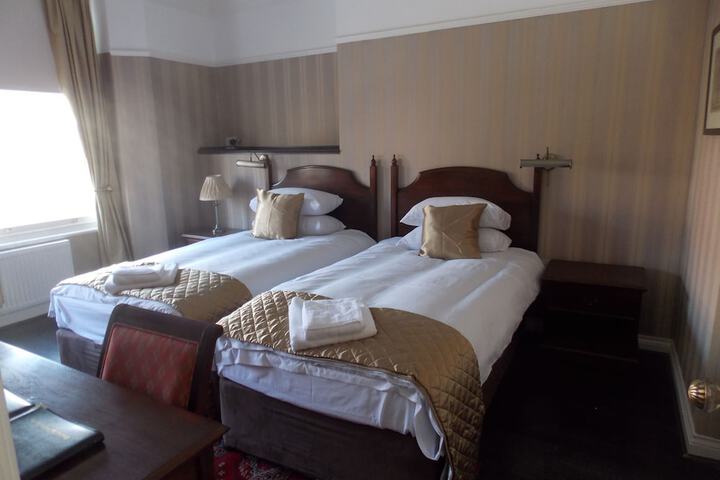 Room 20 of 37