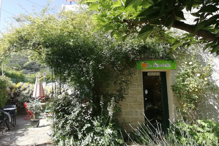 Hotel 5 of 8