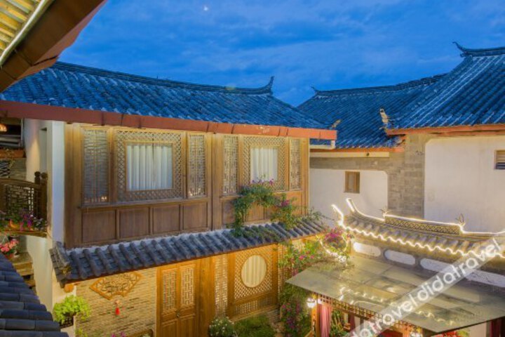 Huaman Qingcheng Holiday Hotel