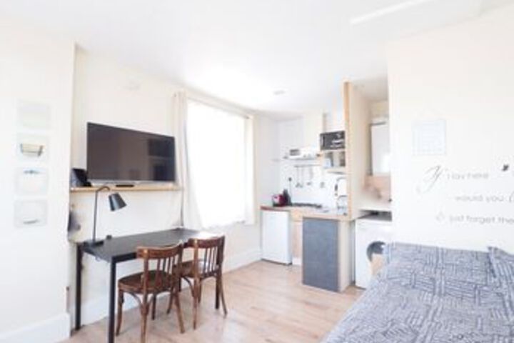Room 10 of 96