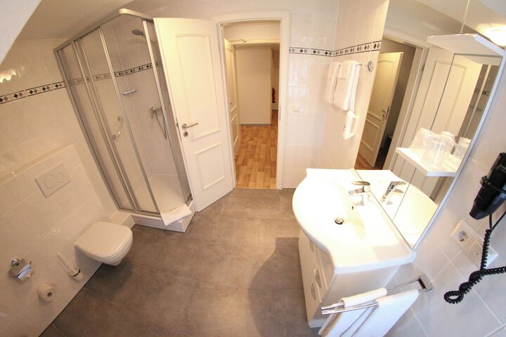 Room 16 of 23