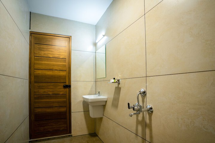 Room 12 of 20