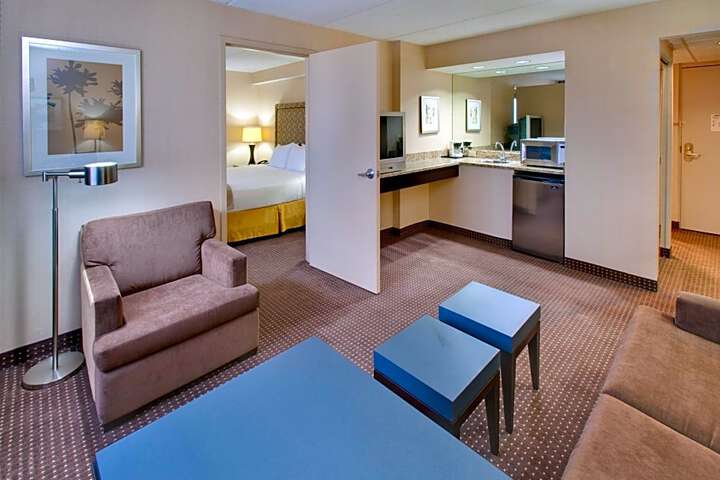 Hotel Suite Photo