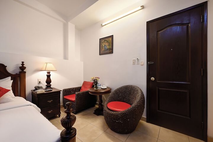 Room 25 of 53