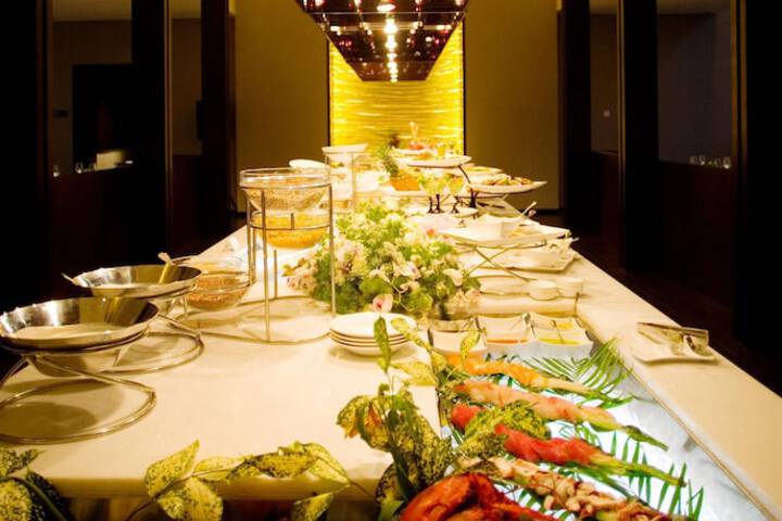 Dining 70 of 106