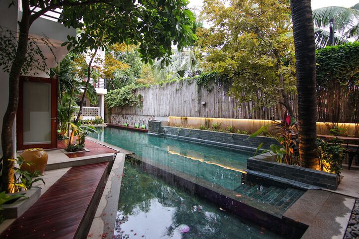 Pool 51 of 83