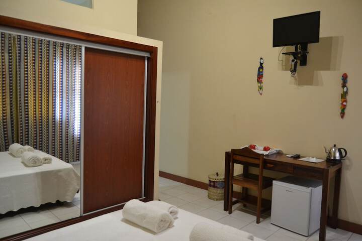 Room 5 of 28