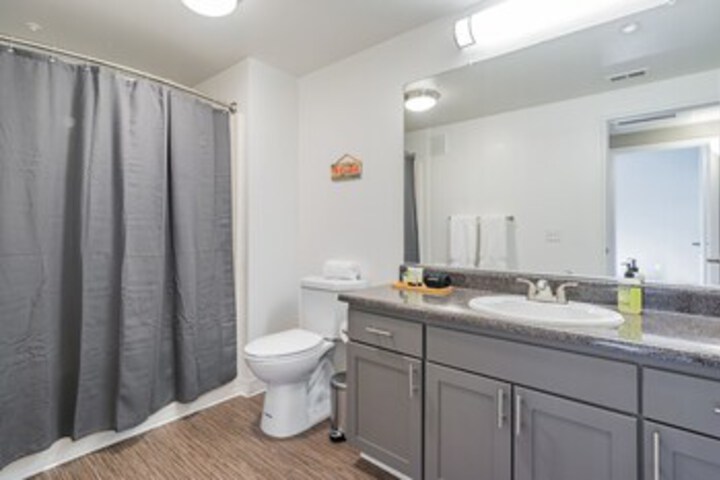 Room 6 of 187
