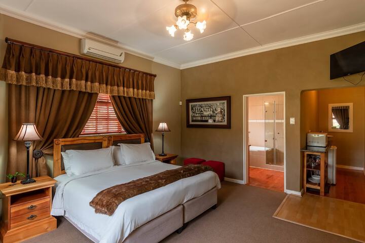 Room 27 of 100