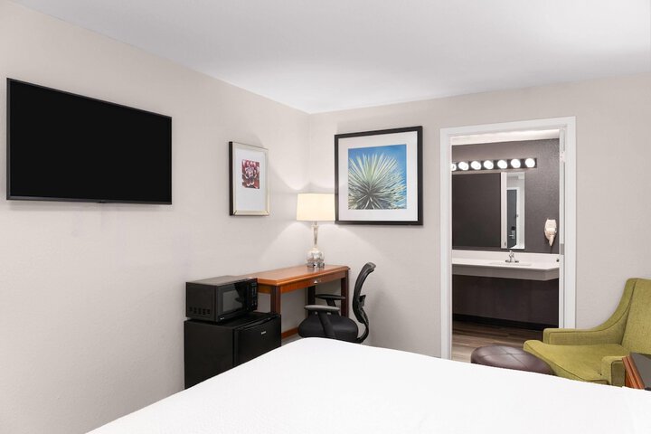 Room 30 of 55