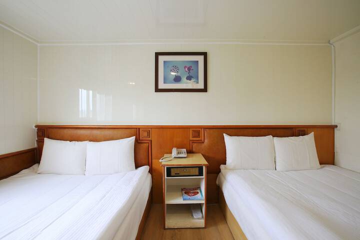 Room 12 of 41