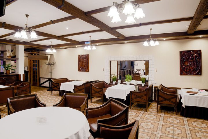 Dining 39 of 51