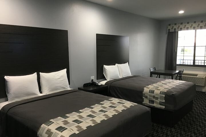 Room 4 of 16