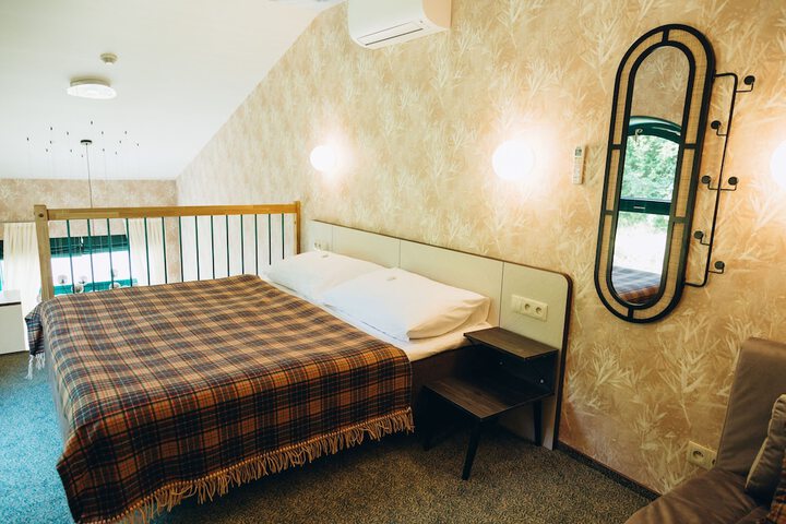 Room 6 of 31