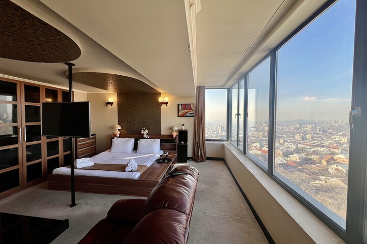 Room 25 of 67
