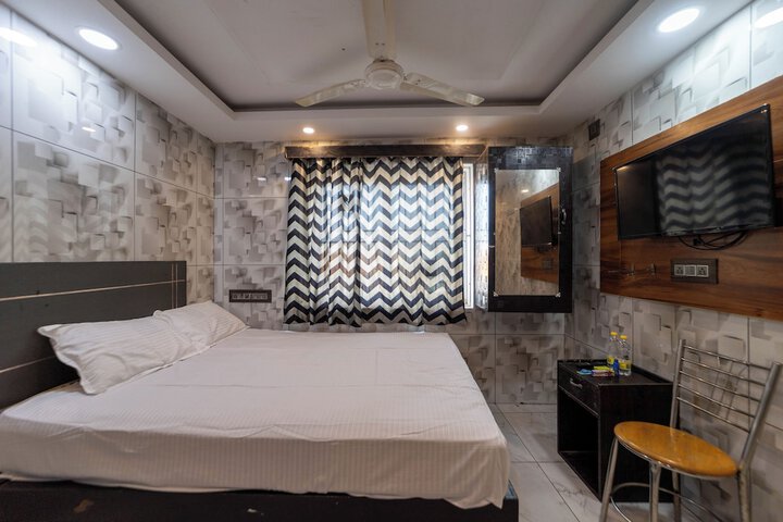 Room 16 of 27