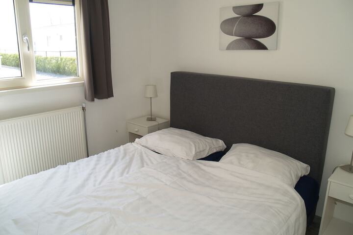 Room 3 of 40