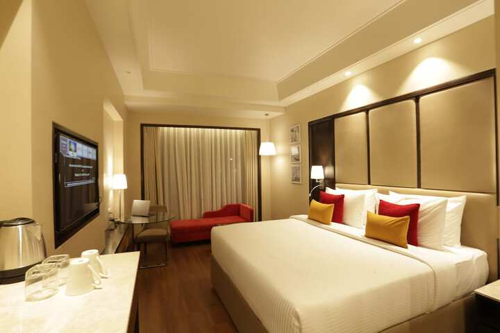 Room 15 of 74