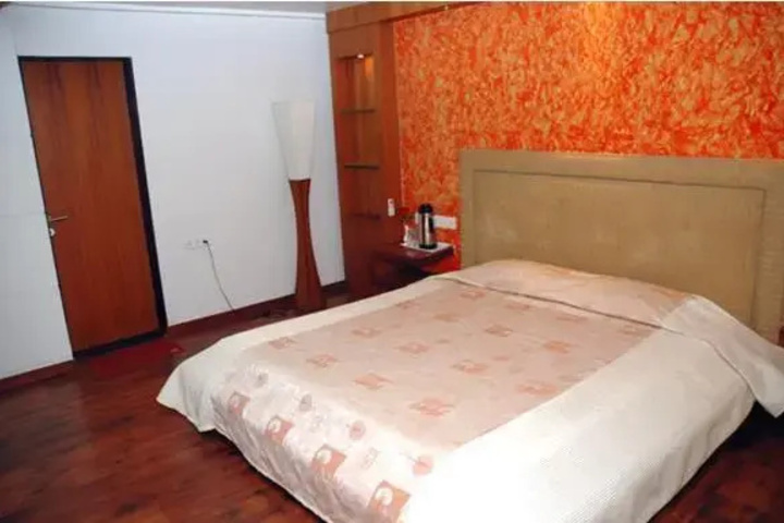Room 3 of 9