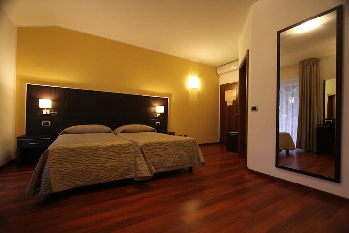 Room 7 of 69