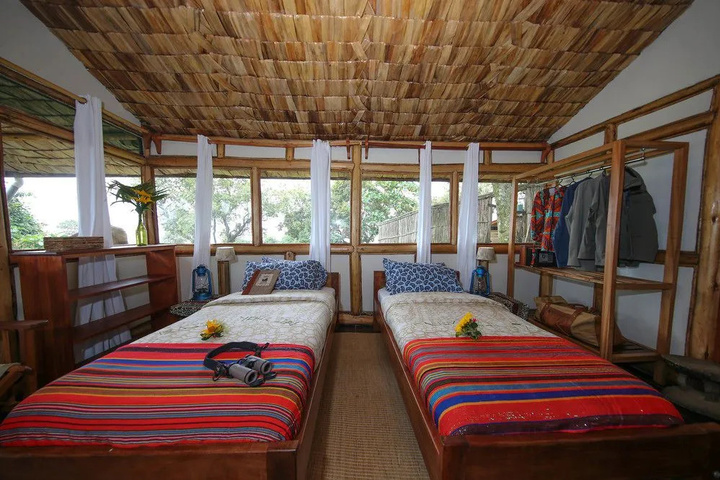 Room 3 of 20