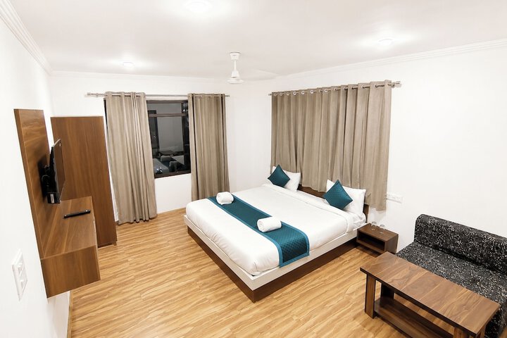 Hotel Lake Ville Srinagar