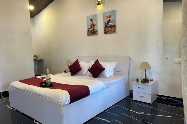 Room 10 of 11