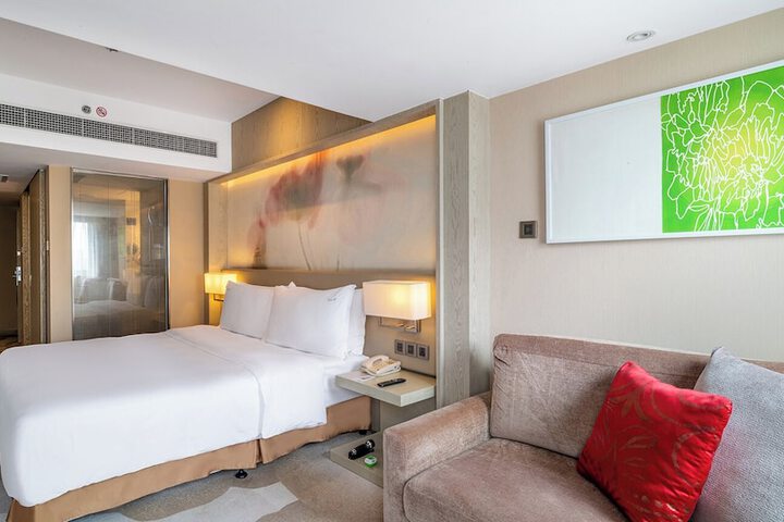 Room 16 of 67